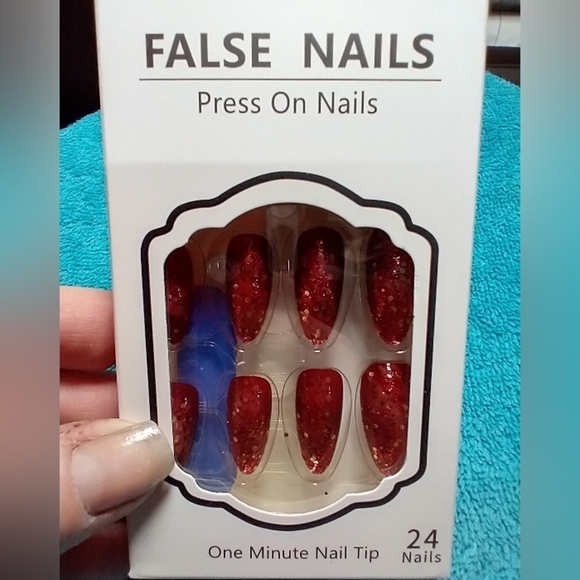 Press on nails red glitter nail set - Picture 3 of 3